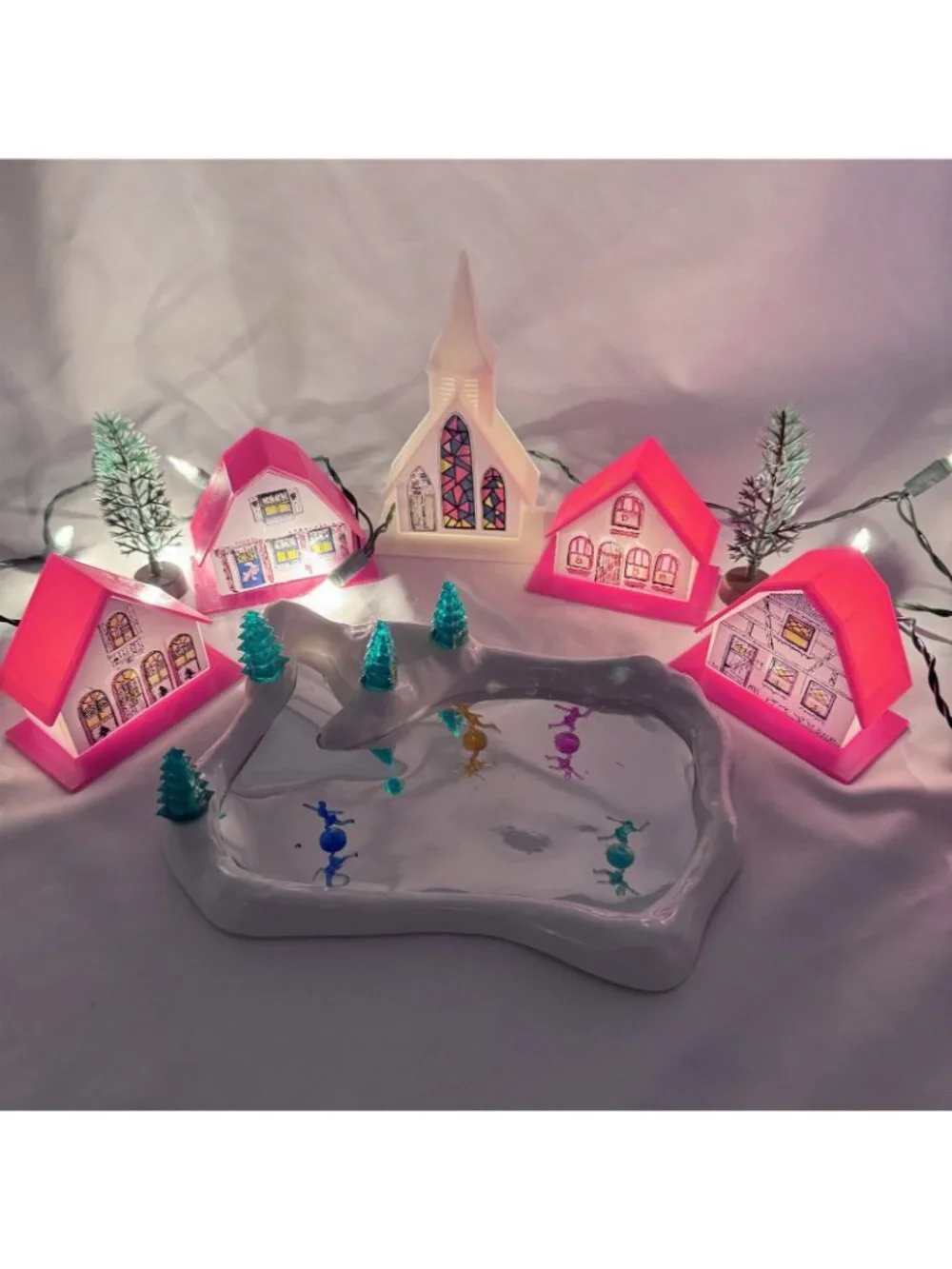Electrified Tiny Town Light Up Christmas Village and Skating Pond Vintage 1980s